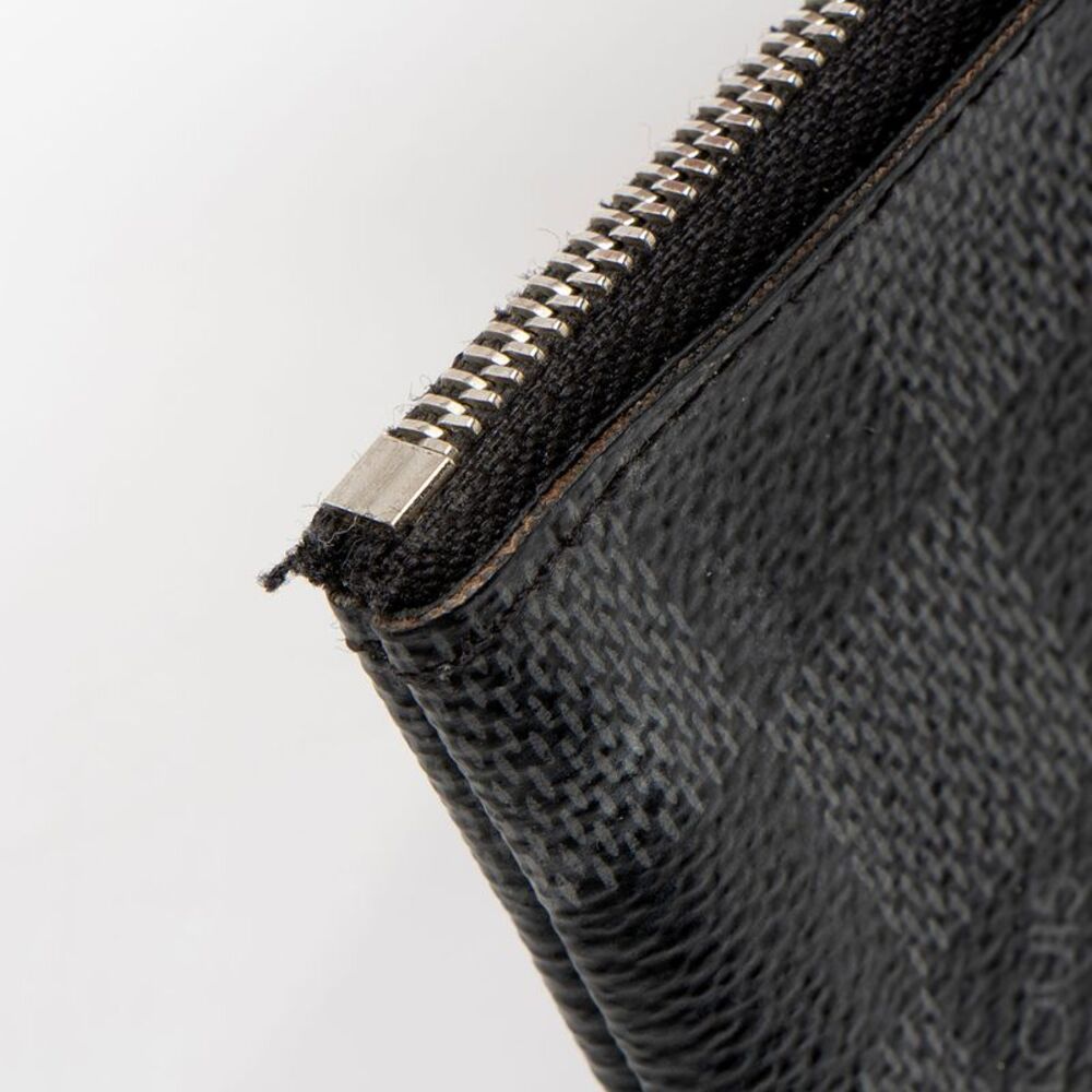 Louis Vuitton Damier Graphite Key Pouch - Picture 8 of 9
